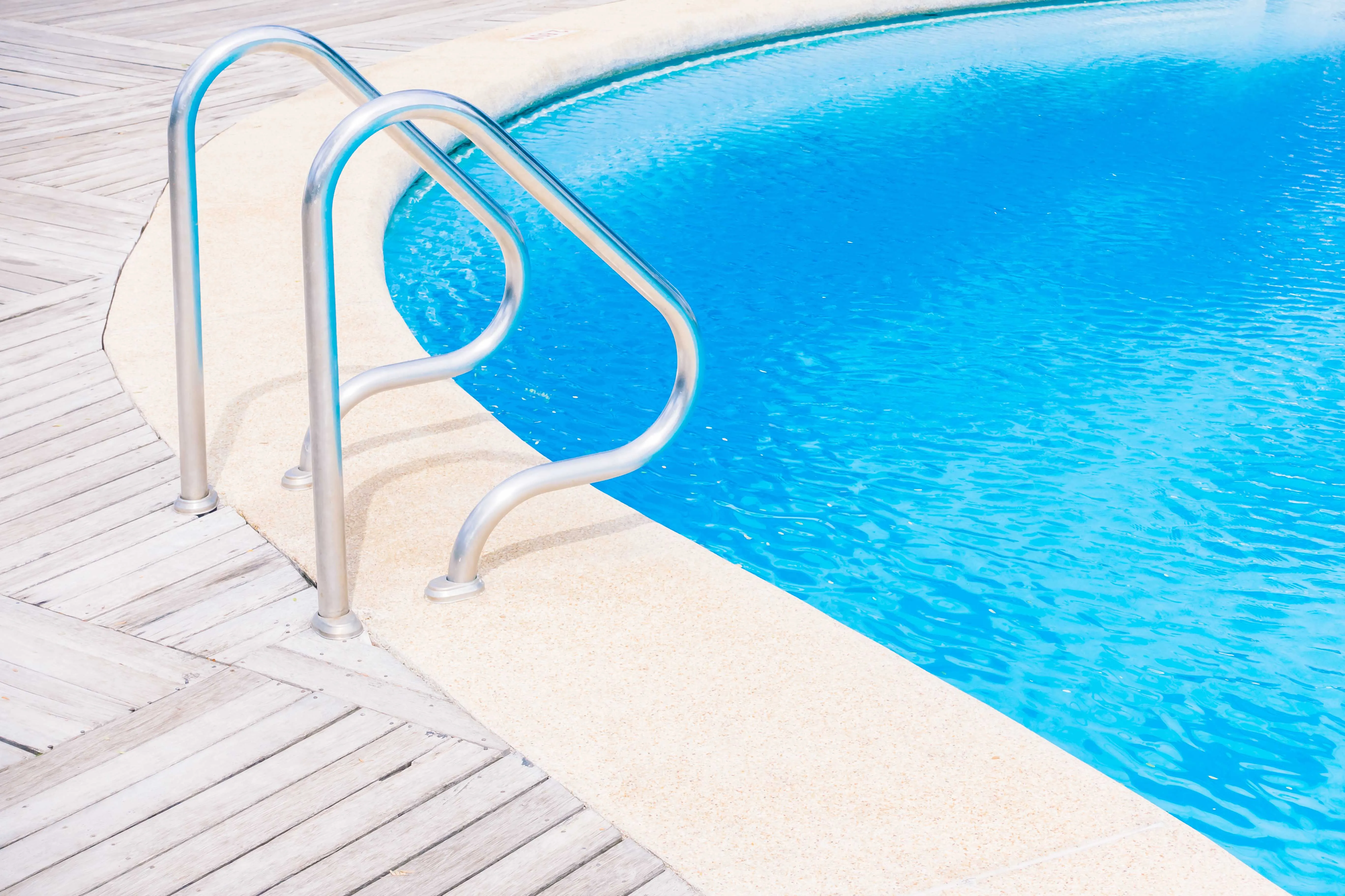 Sui Color lanza su promo “Renová tu pileta de natación. Verano 2026”